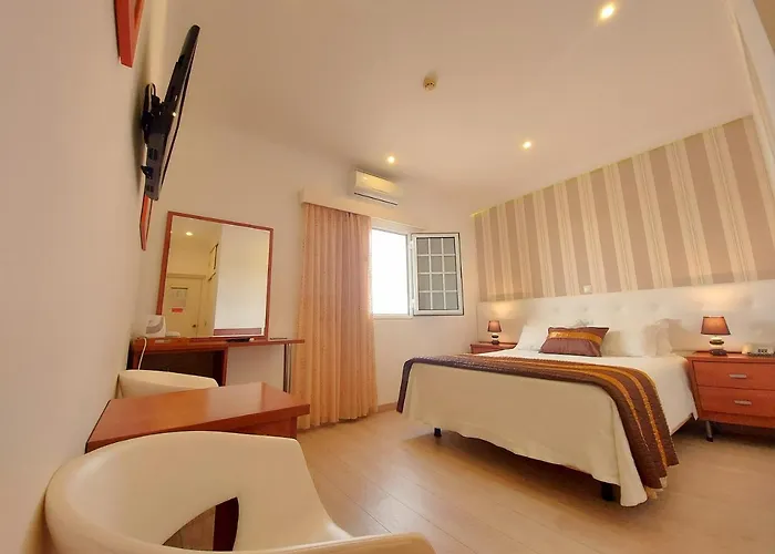 Formosa Al-estabelecimento De Hospedagem,quartos-rooms 4* 蒙蒂戈杜
