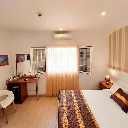 Formosa Al-estabelecimento De Hospedagem,quartos-rooms * Monte Gordo