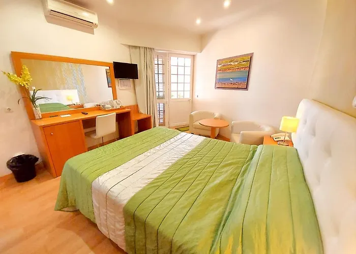 ゲストハウス Formosa Al-estabelecimento De Hospedagem,quartos-rooms モンテ・ゴルド