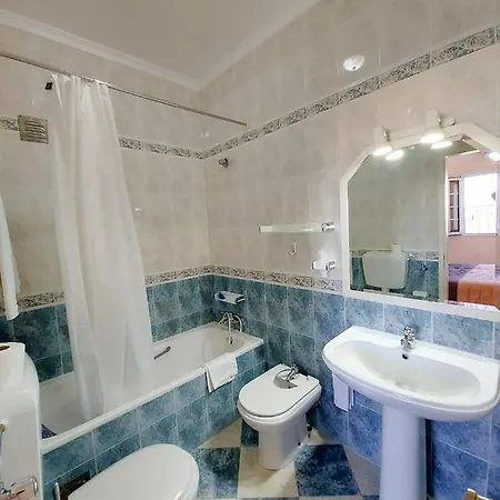 Formosa Al-estabelecimento De Hospedagem,quartos-rooms Pensjonat Monte Gordo