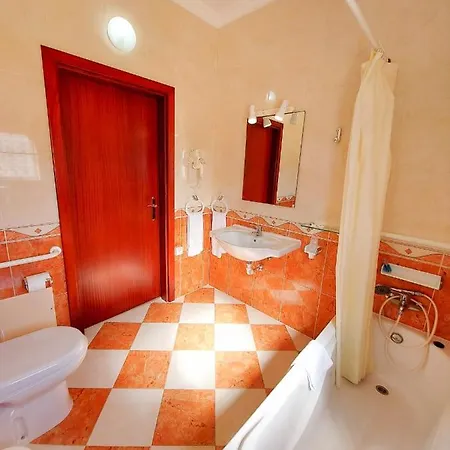 Formosa Al-estabelecimento De Hospedagem,quartos-rooms Monte Gordo