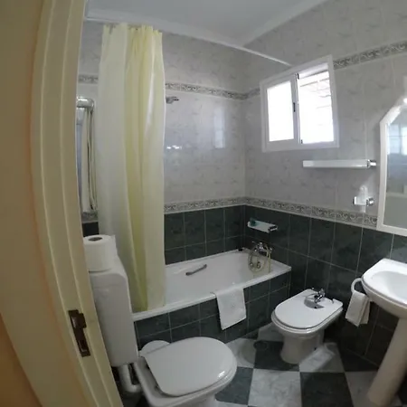 Formosa Al-estabelecimento De Hospedagem,quartos-rooms 4* Monte Gordo